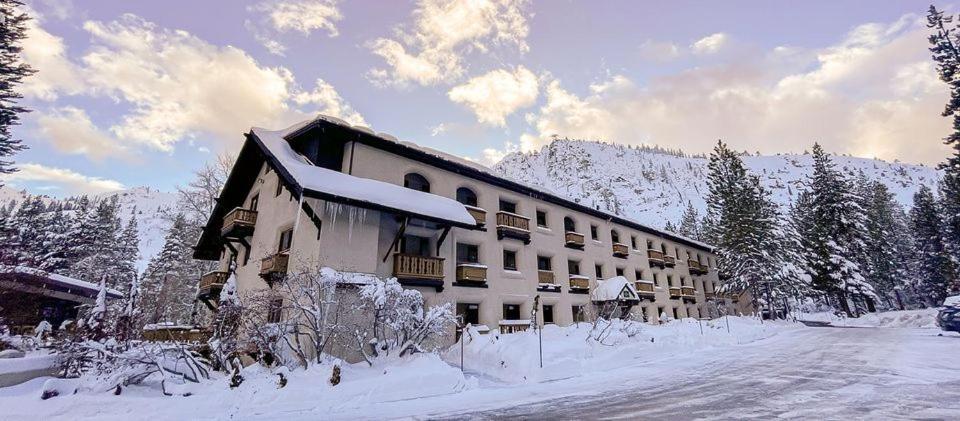 Olympic Village Inn Olympic Valley  Buitenkant foto